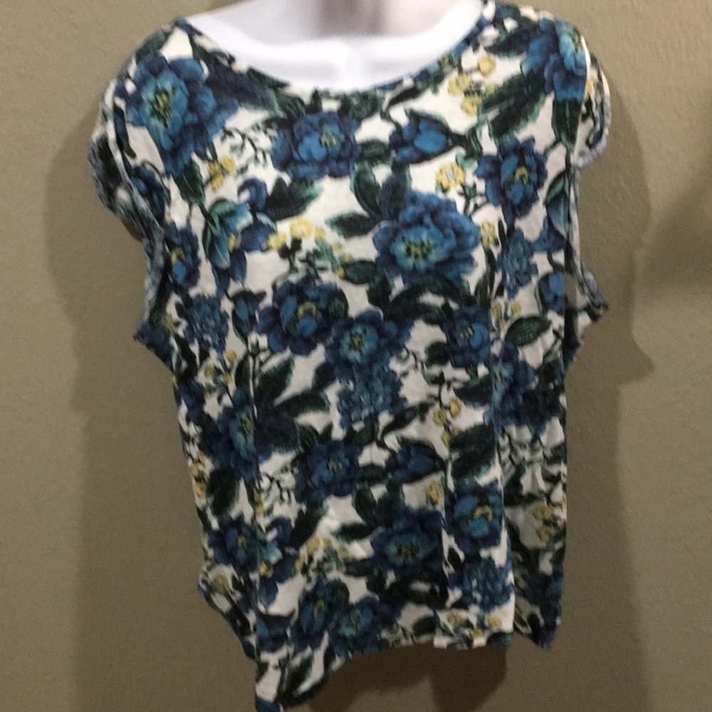 Loft linen top